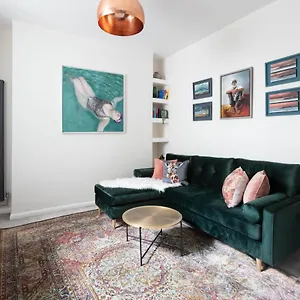 Artist Retreat Apartment