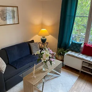  Apartment Magnifique Parisien Au Pied De La Tour Eiffel City Center France